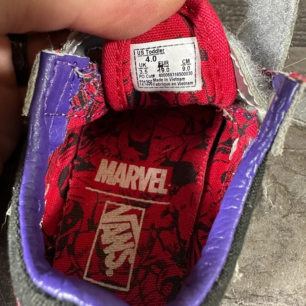 VANS x Marvel Avengers‎ Captain America Toddler Sneakers Size 4